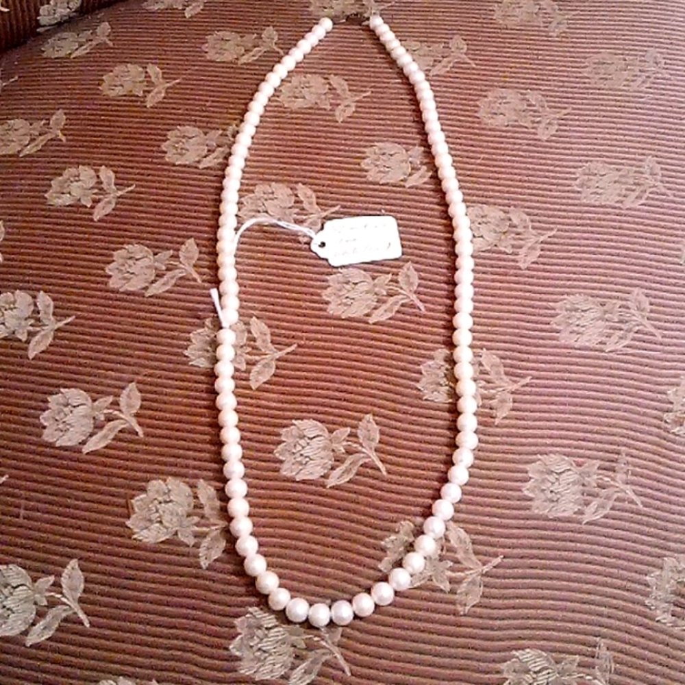 Real Pearl necklace new in box